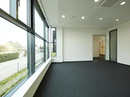 Moderne Bürofläche - 446 m² mit großzügigem Empfang und vielseitiger Raumaufteilung