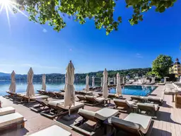 Stillvolle Residenz mit Wörthersee-Blick im Schloss Velden