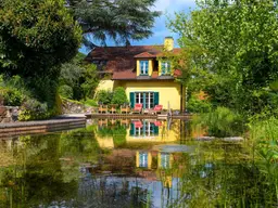 PARADIESISCHES ANWESEN MIT GARTEN UND BADETEICH in absoluter Naturruhelage
