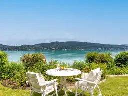Idyllisches Seehaus mit prachtvollem Seezugang direkt am Wörthersee