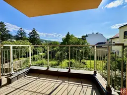 Helle Mietwohnung mit Loggia und Top-Infrastruktur