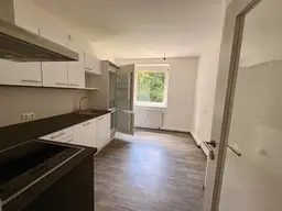 4-Zimmer-WOHNUNG zu vermieten!