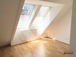 HOFSEITIG - Großzügige 4-Zimmerdachgeschosswohnung mit Terrasse und Klimaanlage nahe Mariahilfer Straße! (Mietbeginn 01.10.2025)