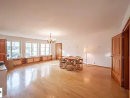 viel Gestaltungsspielraum für Ihr Büro / Ihre Praxis direkt am Waldrand