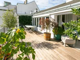 Alt-Hietzing - Luxuriöses Dachgeschoss mit Terrasse auf Wohnebene !