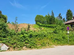 Ruhiges Baugrundstück im Wienerwald – sonnige Lage, kein Bauzwang