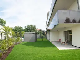 Lichtdurchflutete Gartenwohnung / Erstbezug