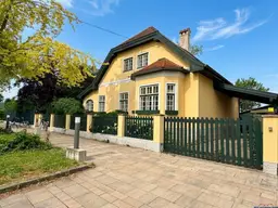 Villenhaus-Charme mit klassischer Anmutung - nach Brandschaden sanierungsfähig und großem Potential