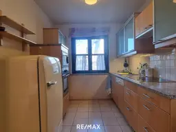 Großzügiges Reihenhaus mit Wintergarten und ausbaubarem Dachboden