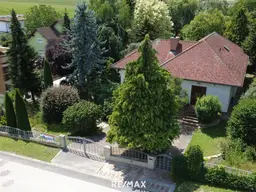 Gepflegter Bungalow mit großem Grundstück in Linsberg