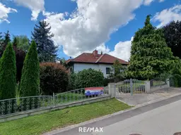 Wohnen im Grünen: Bungalow auf großzügigem Grundstück in Linsberg