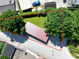 Vielseitiges Grundstück mit Gebäude in Hohenberg