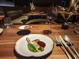 Modernes stark frequentiertes Restaurant - Cocktail Bar im lebendigen 6. Bezirk - Gumpendorferstraße ab sofort für € 3.701.- mit einem unbefristeten Mietvertrag zu mieten !