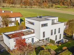 Geräumiges Einfamilienhaus für große Familien 
Möglichkeit für separate Einliegerwohnung