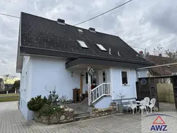 Nettes Wohnhaus mit angrenzender Tischlerei in Großsteinbach