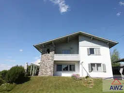 Geräumiges Einfamilienhaus mit schönem Grund! 