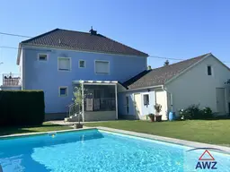 Großes Wohnhaus im Zentrum mit schönem Garten!