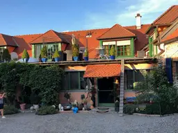 Einzigartiger Vierkanthof mit anschließendem Grund! 