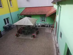 Für Schnellentschlossene: Größeres, günstiges Mehrfamilienhaus! 