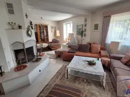 NEUER PREIS: Großzügiges Wohnhaus mit Nebengebäuden!