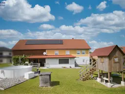 Viel Platz für Ihre Familie – großzügiges Haus mit 2 Wohneinheiten, moderner Ausstattung &amp; Gartenidylle