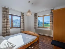 Kärntner Wohncharme in Seenähe – 5-Zimmer-Wohnung mit Kachelofen &amp; Balkon