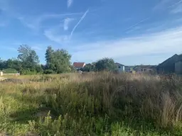 Schönes aufgeschlossenes Baugrundstück im Eigentum in absoluter Ruhelage!