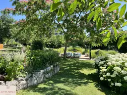 Exquisites Terrassenhaus mit max. 3 Wohneinheiten in Eisenstadt, separates Baugrundstück – Ihr neues Zuhause mit Traumgarten, Naturpool und Weitblick!