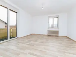 *MODERN SANIERT* I ZENTRALE LAGE I BALKON I CARPORT OPTIONAL I HAUSTIERE WILLKOMMEN I BODENEBENE DUSCHE I WG TAUGLICH I AB SOFORT VERFÜGBAR I PROJEKT WOHNEN I