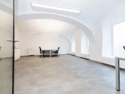 PROVISIONSFREI I TOP LAGE I PARKPLATZ I STARK FREQUENTIERTE LAGE I AUSLAGE I NEU SANIERT Í MODERNE GEWERBEIMMOBILIE I AB SOFORT VERFÜGBAR I