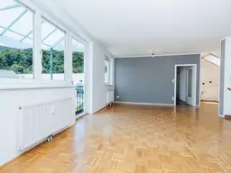 ABSOLUTE RUHELAGE I XL-BALKON (W) I LETZTER STOCK I TG - PLATZ I BADEWANNE I SEHR HELL I PARKETT I FAMILIENFREUNDLICHER GRUNDRISS I AB SOFORT I PROJEKT WOHNEN I