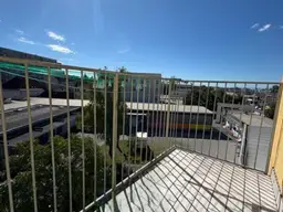 AB SOFORT BEZIEHBAR I BAHNHOFNAHE LAGE I BALKON I WG-GEEIGNET I KOMPLETT SANIERT I 3. OG MIT LIFT I HAUSTIERFREUNDLICH I HELL &amp; FREUNDLICH I MODERNES BADEZIMMER MIT EBENERDIGE DUSCHE I PROJEKT WOHNEN I