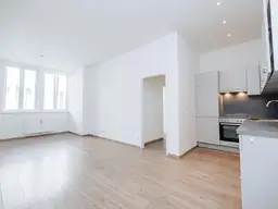 OFFENE WOHN-KÜCHE I SCHLAFZIMMER MIT BEGEHBAREN KLEIDERSCHRANK I BADEWANNE I INNENSTAD-LAGE I PROJEKT WOHNEN