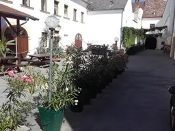 Räumlichkeiten im Zentrum von Hainburg zu vermieten – vielseitig nutzbar