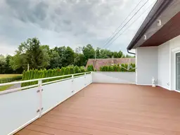Ländliche Ruhe trifft modernen Wohnkomfort – Einzigartige Liegenschaft mit großer Sonnenterrasse und traumhaftem Ausblick!