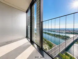 Architektonische Eleganz trifft auf eine umlaufende Loggia mit beeindruckender Fernsicht - DC2