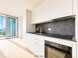 Souveräner Luxus an der Donau: State-of-the-Art Residenz mit Panoramablick