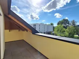 Wohnen mit Flair – 86m² (98m² Nfl.) Dachgeschosswohnung mit großer Terrasse in Pupping