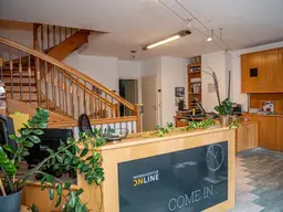 Repräsentatives Büro-/Reihenhaus in Linz mit Terrasse, Balkon und 3 TG-Plätzen