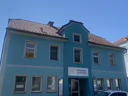 FOHNSDORF: Besondere 4-Zimmer-Wohnung mit Wohnkomfort auf zwei Ebenen