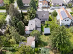 Kleines Haus auf idyllischem Eckgrundstück