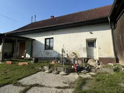 Alte Schmiede mit Innenhof Stadel und Wiese