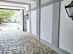 Stadthaus mit 4 Wohneinheiten und Rohdachboden für 2 Wohneinheiten