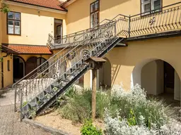 Seltene Investmentchance: Ehemaliges Kloster mit Wohn- und Geschäftsflächen