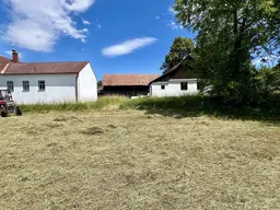 6 Minuten nach Geras - gut erhalten und teils renovierter Vierkanthof - großes Grundstück 2601m² - Brunnen am Grund