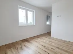 Doppelhaushälfte mit 4 Stellplätze