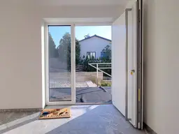 Niedrigstenergiehaus mit 3 Garagen