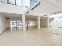 Großzügige Lichtdurchflutete Verkaufsfläche in Top Lage