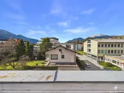 Zentrale Dachgeschoßwohnung mit großzügiger Terrasse. Stellplatz. Spittal an der Drau.