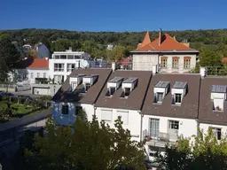 NEUSSTIFT AM WALDE! WOHNEN IN WUNDERSCHÖNER GRÜNLAGE MIT TRAUMHAFT SCHÖNEM AUSBLICK ÜBER DIE NEUSTIFTER WEINBERGE! SINGLEEIGENTUM IN TOPZUSTAND!
